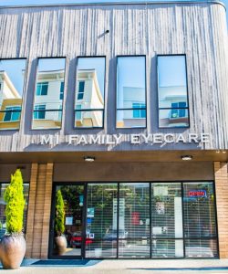 Front window and sign of MI Family Eye Care office